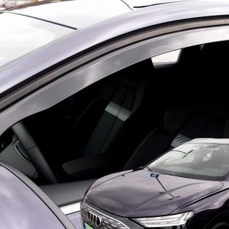 ΑΝΕΜΟΘΡΑΥΣΤΕΣ ΓΙΑ AUDI Q4 E-TRON 5D 2021+  ΑΥΤΟΚΙΝΗΤΟΥ ΑΠΟ ΕΥΚΑΜΠΤΟ ΦΙΜΕ ΠΛΑΣΤΙΚΟ HEKO - 2 ΤΕΜ.