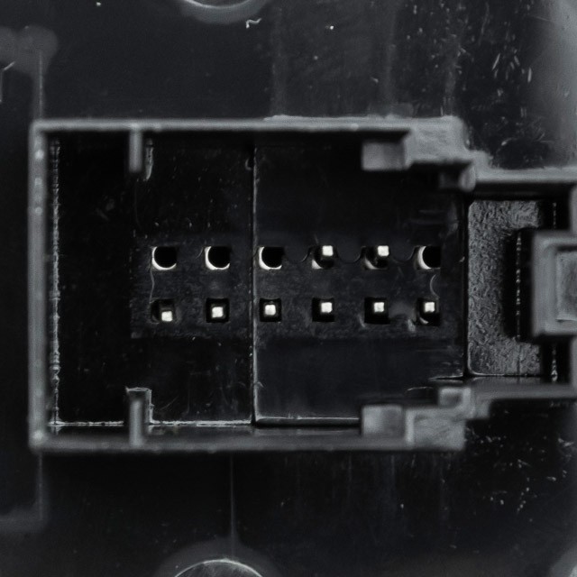 ΠΟΛΛΑΠΛΟΣ ΔΙΑΚΟΠΤΗΣ ΠΑΡΑΘΥΡΩΝ ΓΙΑ BMW ΣΕΙΡΑ 7 G11 / G11N / G12 / G12N 2015+ ΣΕ ΑΣΗΜΙ ΧΡΩΜΑ orig.61319382503 8pins ΝΤΥ - 1 TEM.