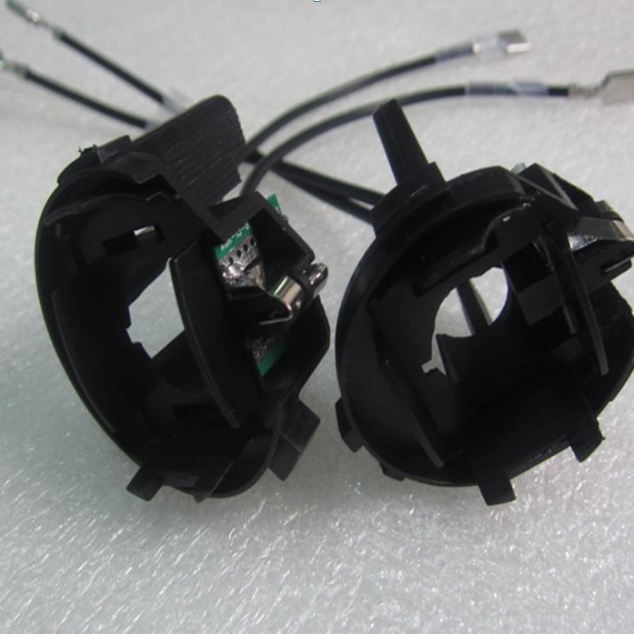 VW GOLF 7/SCIROCCO 2012+/VW TOURAN 2011+ /MERCEDES SPRINTER 2014+ ΑΝΤΑΠΤΟΡΑΣ ΓΙΑ ΛΑΜΠΑ XENON H7 - 1 ΤΕΜ.