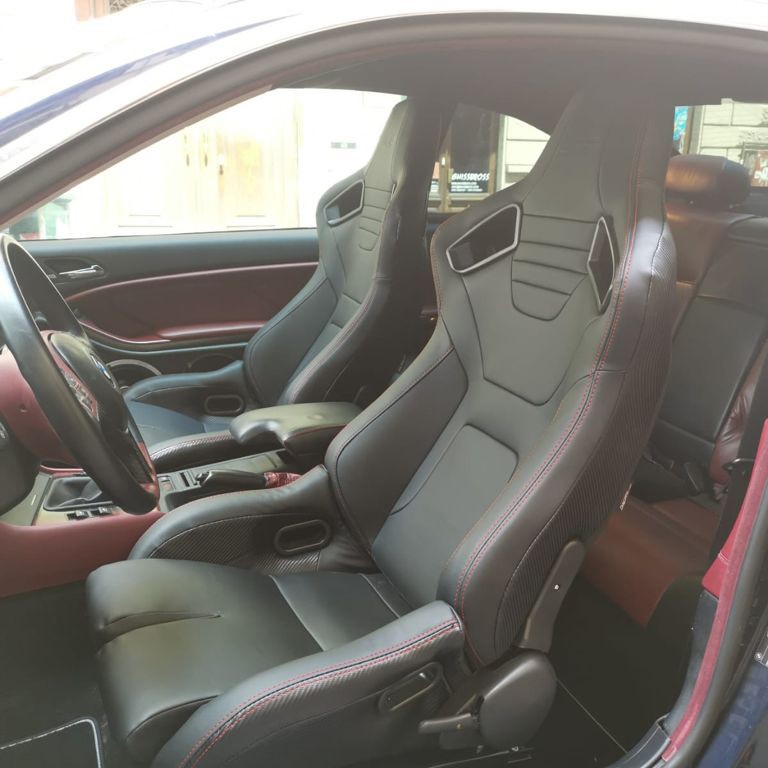 ΚΑΘΙΣΜΑ EMERSON ΑΝΑΚΛΙΝΟΜΕΝΟ ΟΔΗΓΟΥ ΜΑΥΡΟ/CARBON ΑΠΟ ΟΙΚΟΛΟΓΙΚΟ ΔΕΡΜΑ ΜΕ ΚΟΚΚΙΝΗ ΡΑΦΗ ΜΕ ΣΙΔΗΡΟΔΡΟΜΟ SIMONI RACING - 1 τεμ.