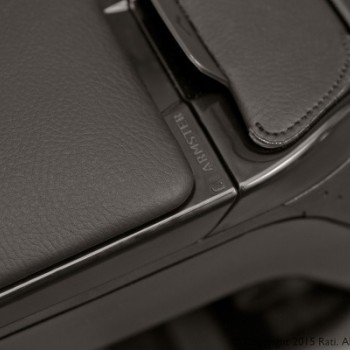 ΤΕΜΠΕΛΗΣ ΑΥΤΟΚΙΝΗΤΟΥ ARMSTER 2 ΜΑΥΡΟΣ ΜΕ ΤΣΕΠΗ ΓΙΑ SEAT LEON (+ ΚΑΛΩΔΙΟ 12V) 2020+ RATI - 1 τεμ.